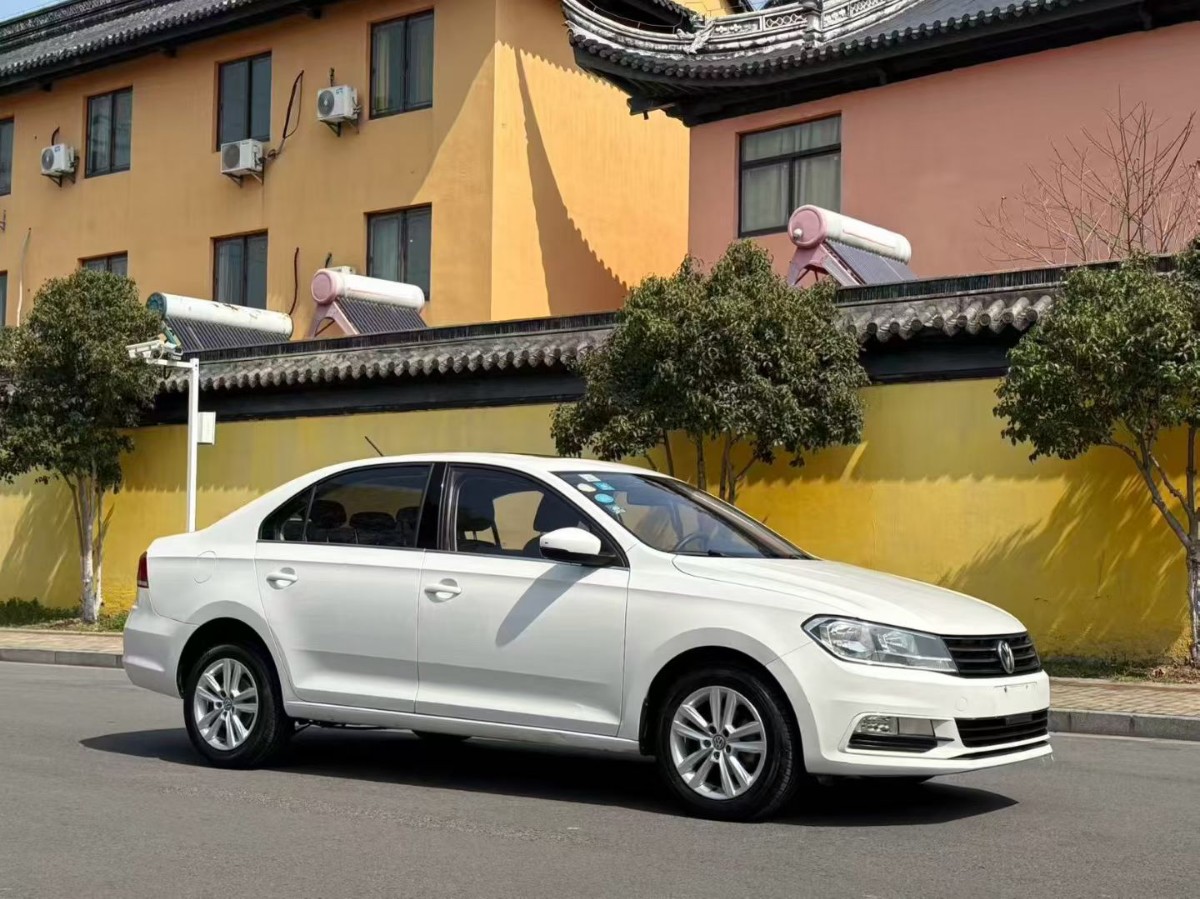 Volkswagen Santana 2017 car image #2