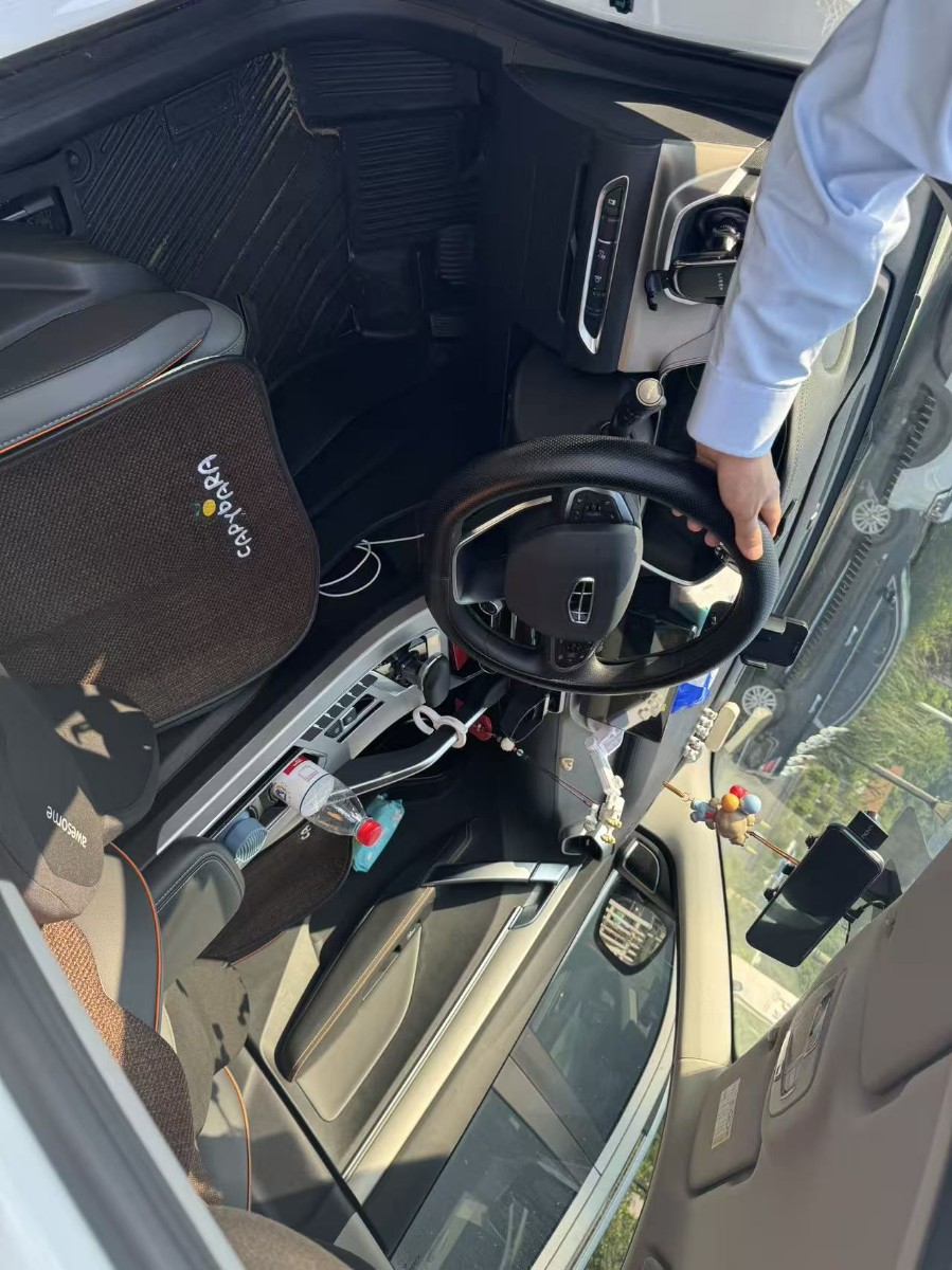 GEELY Coolray 2024 #4 GEELY Coolray 2024 car image #4