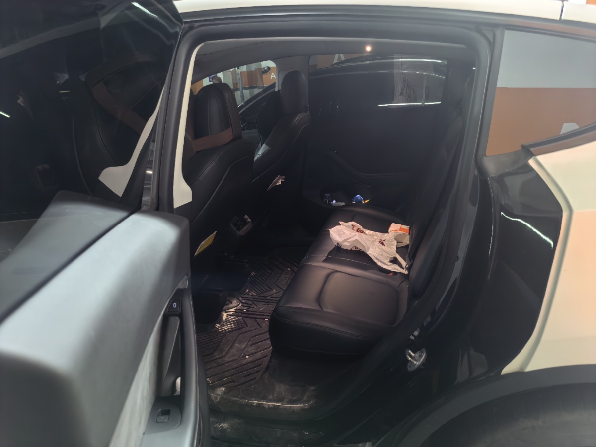 Tesla Model Y 2022 car image #7