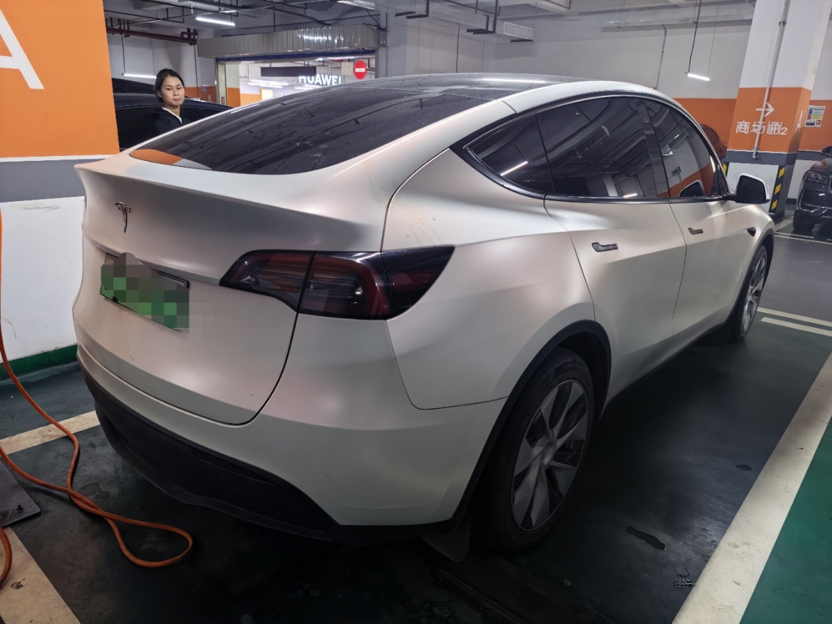 Tesla Model Y 2022 car image #8