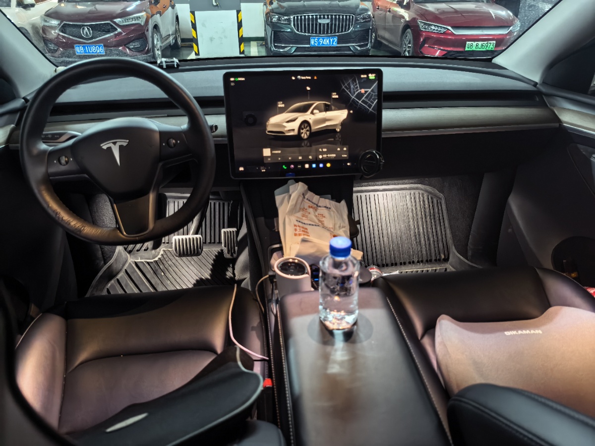 Tesla Model Y 2022 car image #4