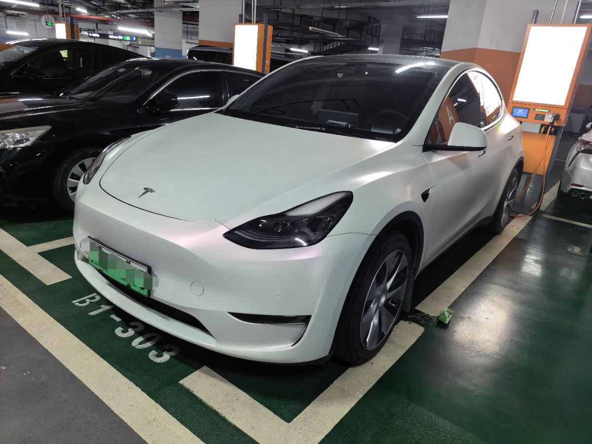 Tesla Model Y 2022 car image #3