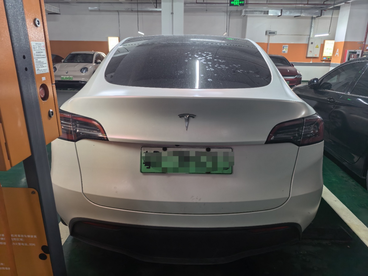 Tesla Model Y 2022 car image #9