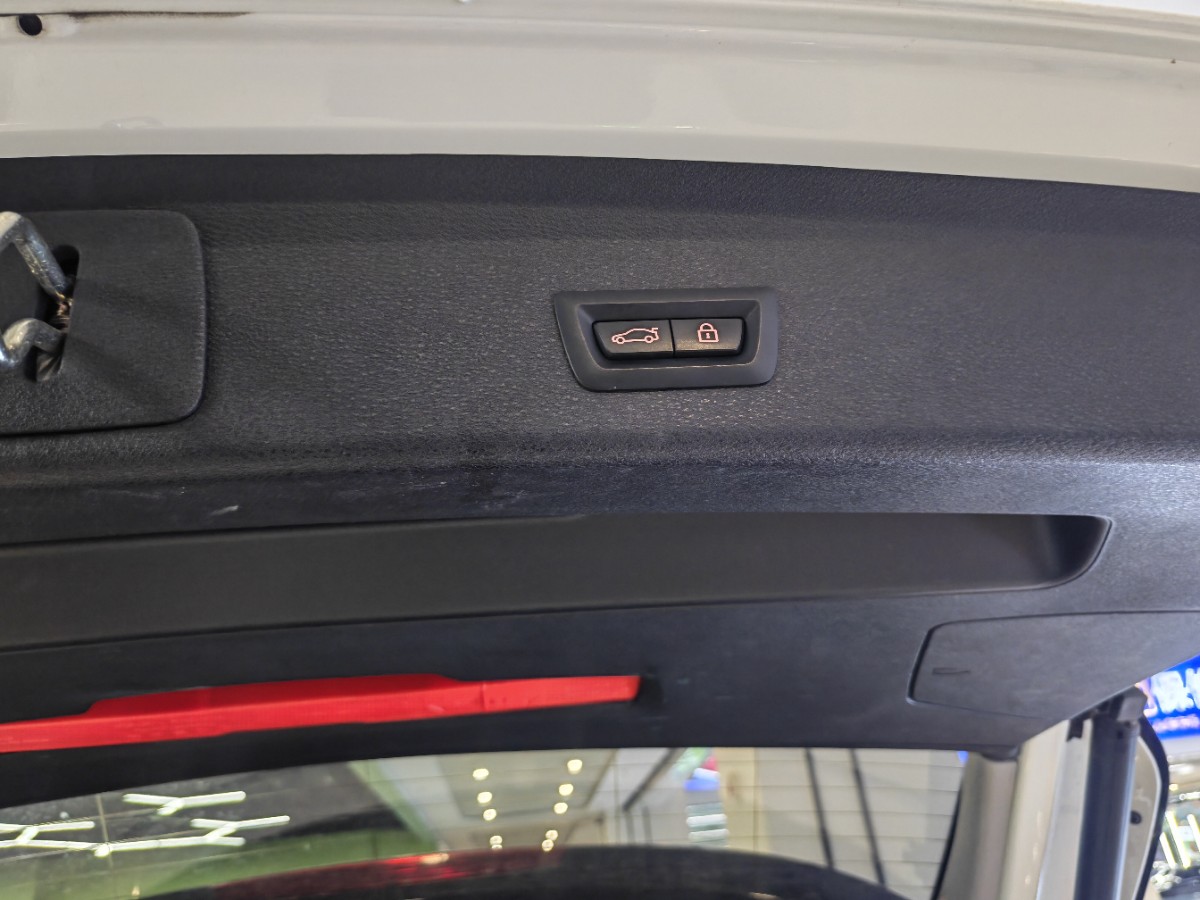 BMW X1 2020 car image #12