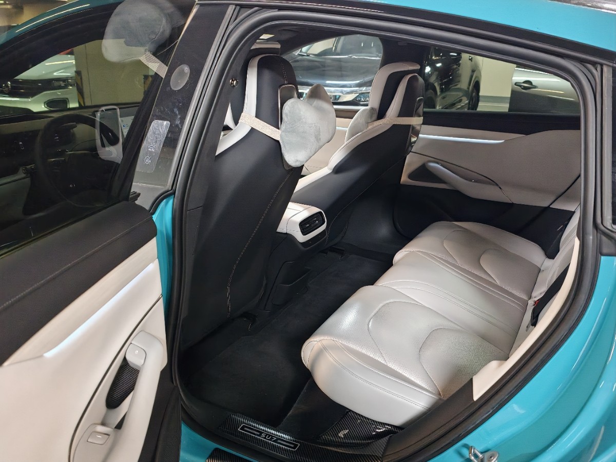 MI SU7 2024 car image #4