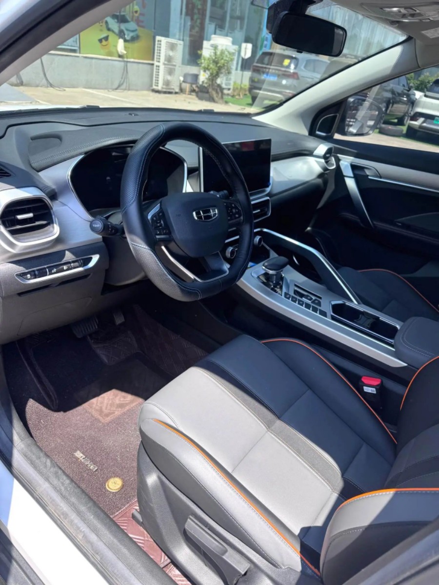GEELY Coolray 2023 immagine di auto #2