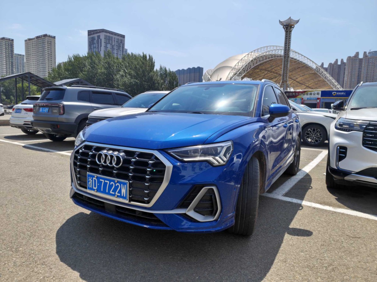 Audi Q3 2023 Audi Q3 2023 car image