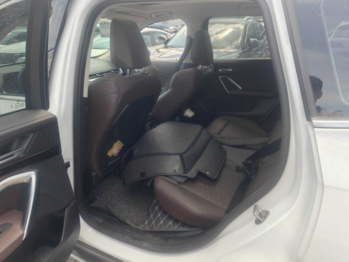 BMW X1 2023 car image #5