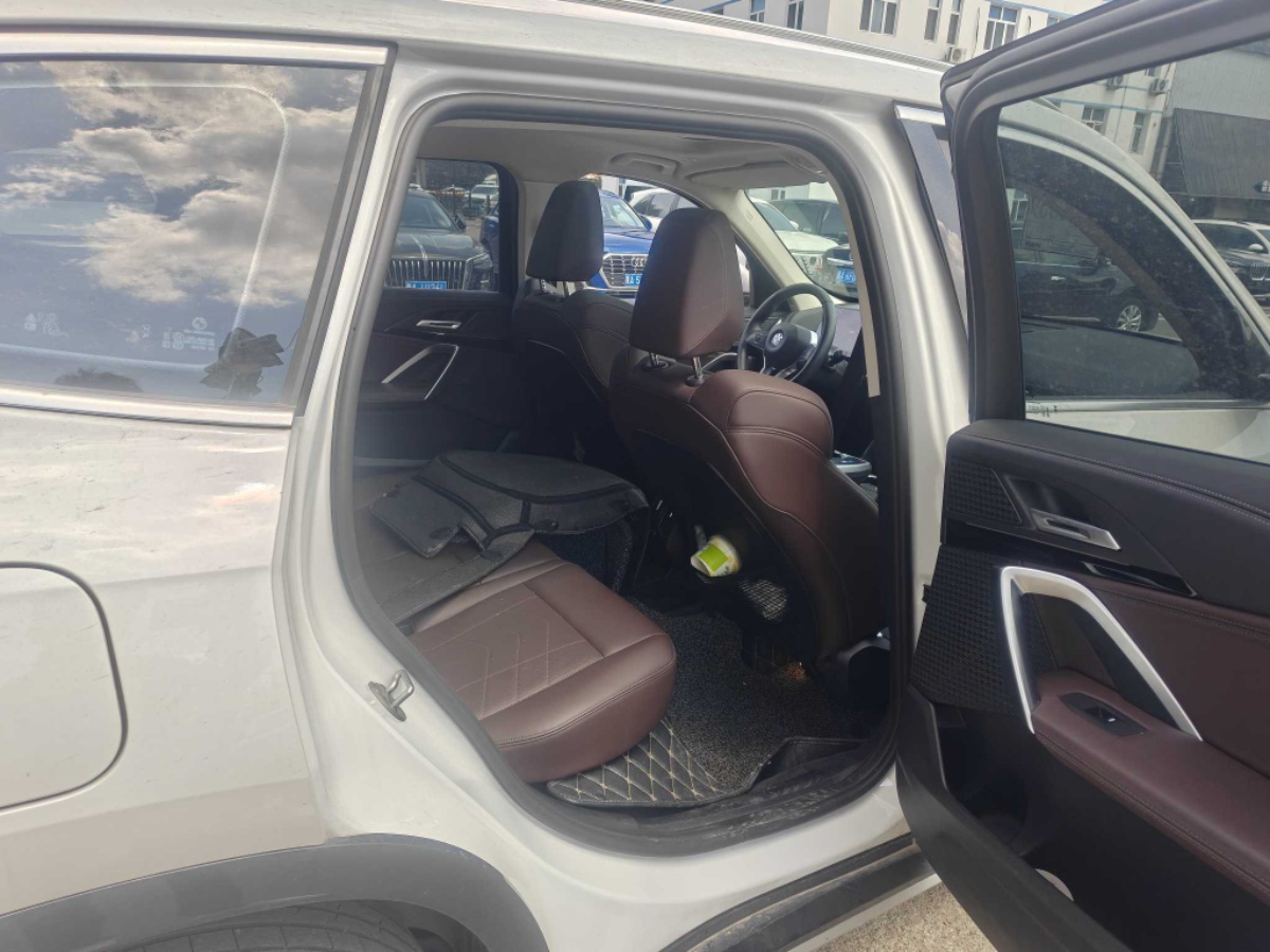 BMW X1 2023 car image #3