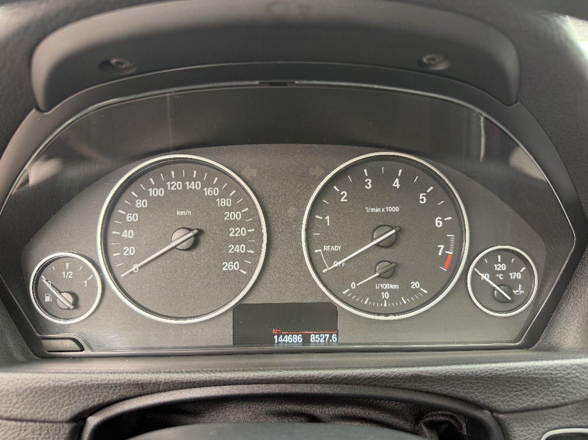 BMW 3 Series 2015 #5 BMW 3 Series 2015 car image #5