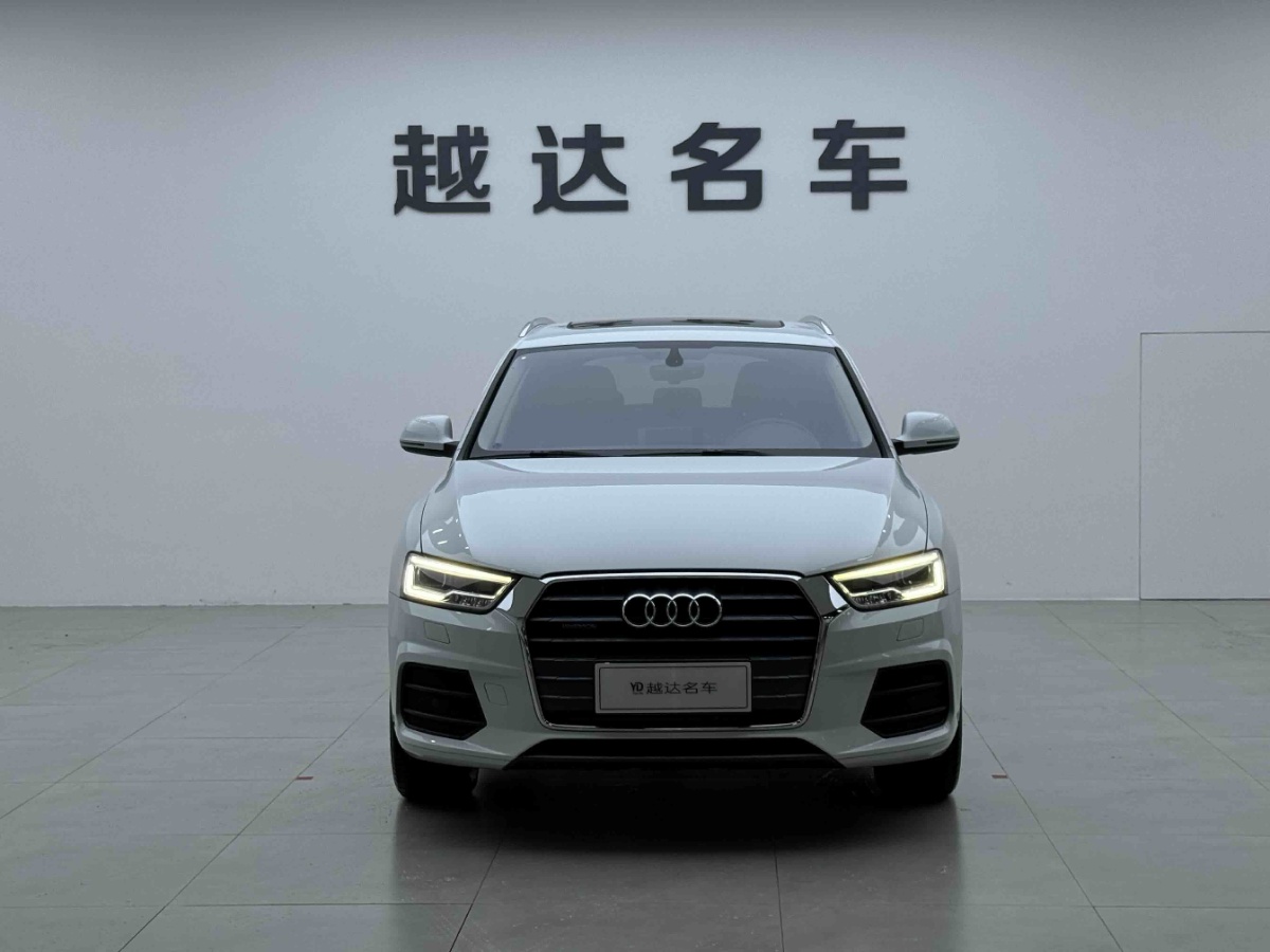 Audi Q3 2017 car image #2