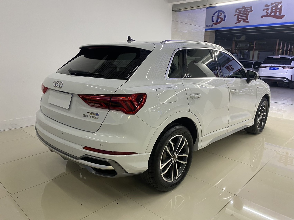 Audi Q3 2022 car image #6