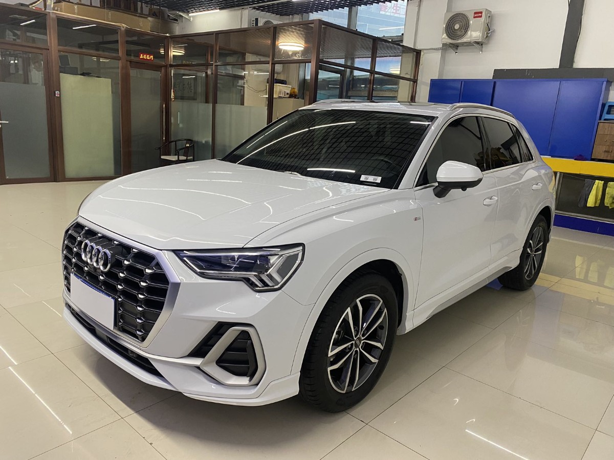 Audi Q3 2022 car image 