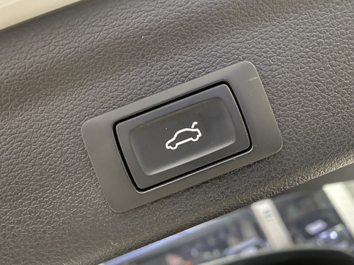 Audi Q3 2022 car image #13