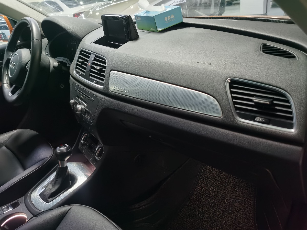 Audi Q3 2015 #15 Audi Q3 2015 car image #15