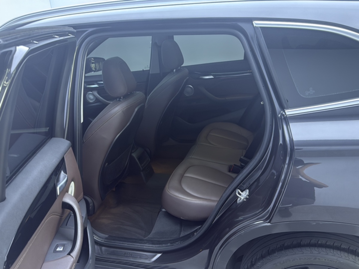 BMW X1 2021 car image #8