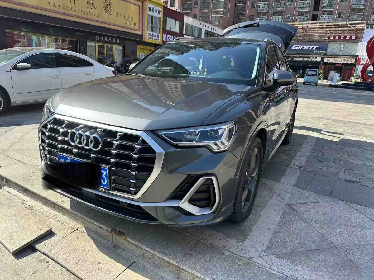 Audi Q3 2021 car image 
