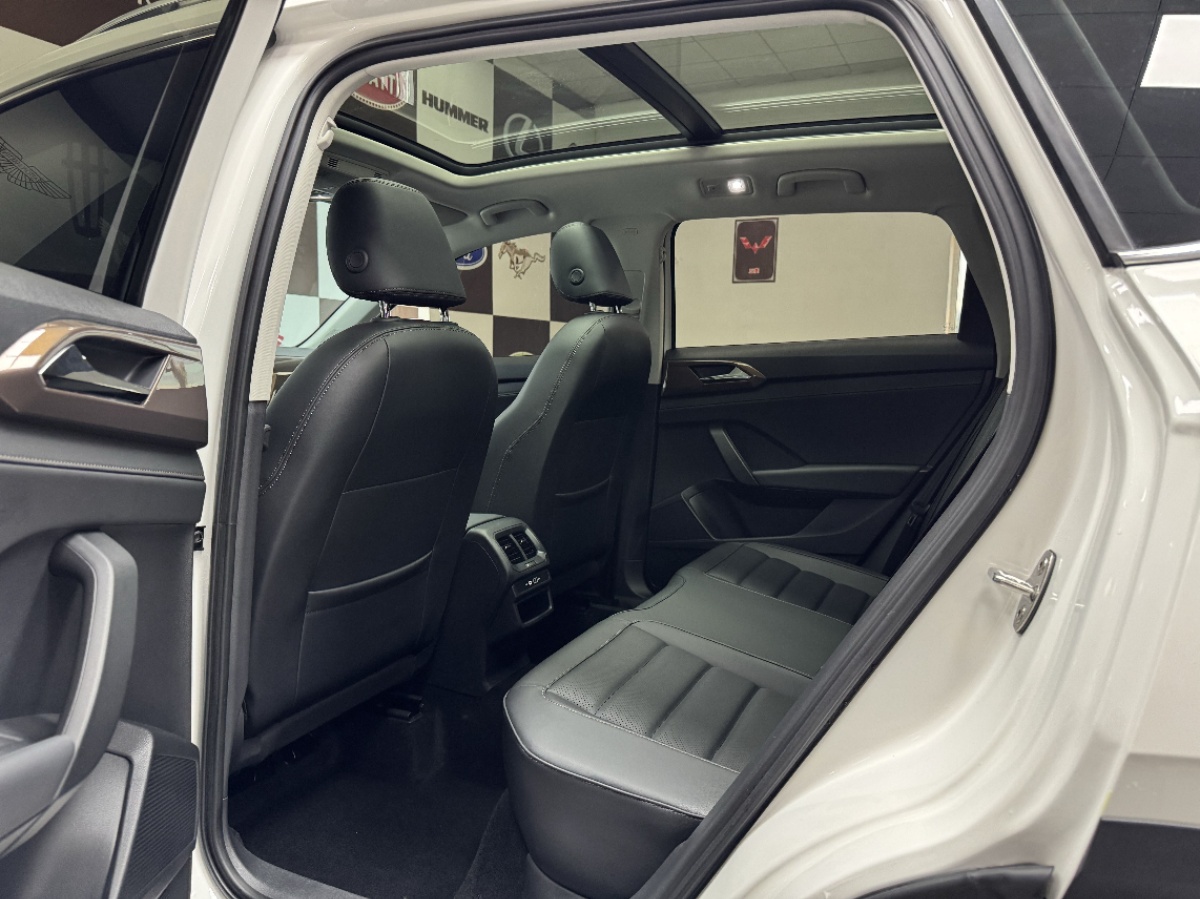Volkswagen Tharu 2022 car image #9