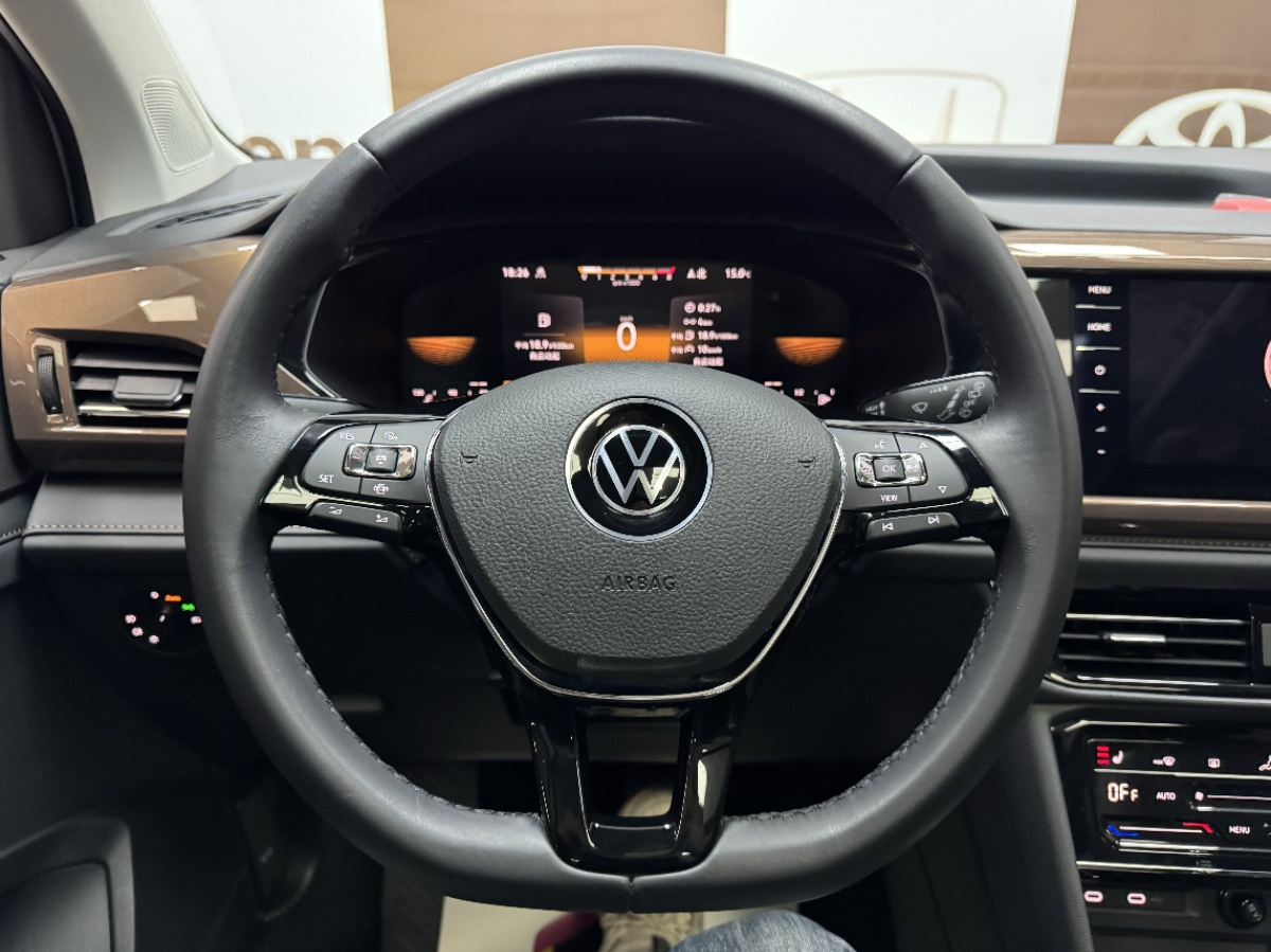 Volkswagen Tharu 2022 car image #10
