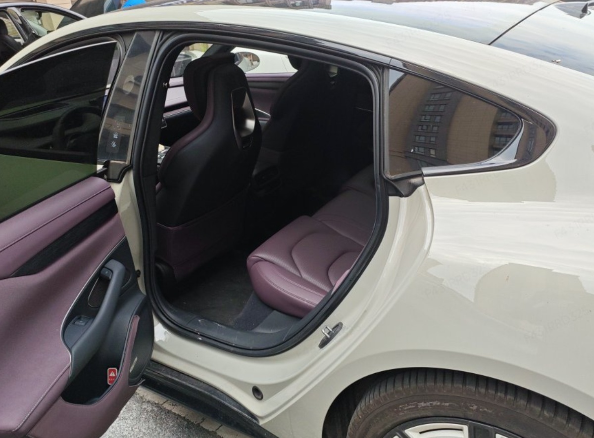 MI SU7 2025 car image #5