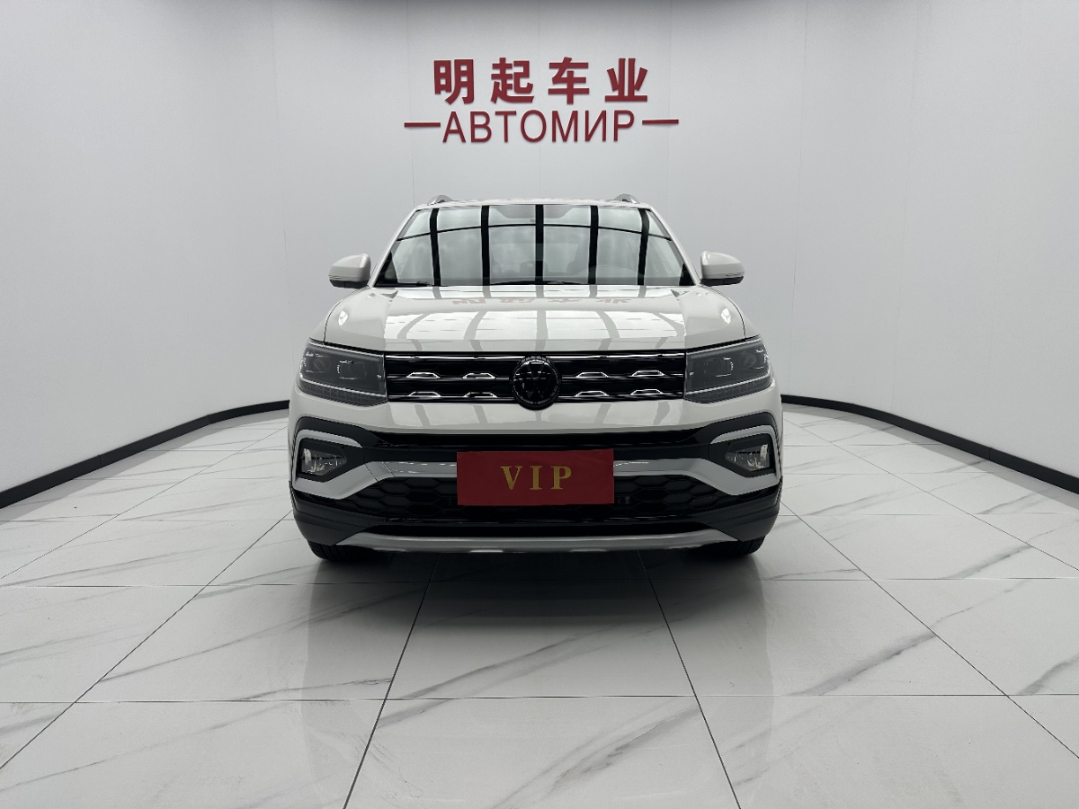 Volkswagen T-Cross 2022 car image #2