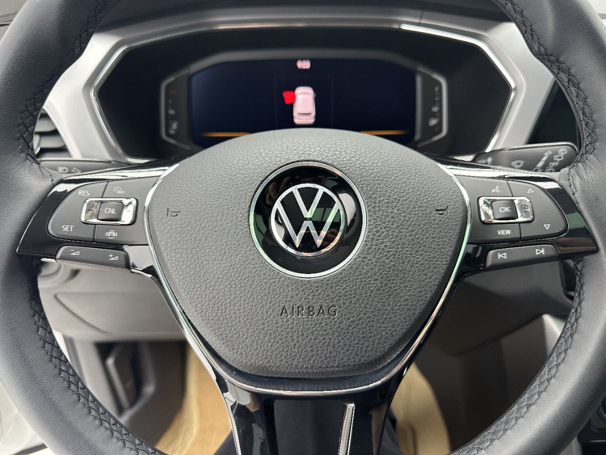 Volkswagen T-Cross 2022 car image #13