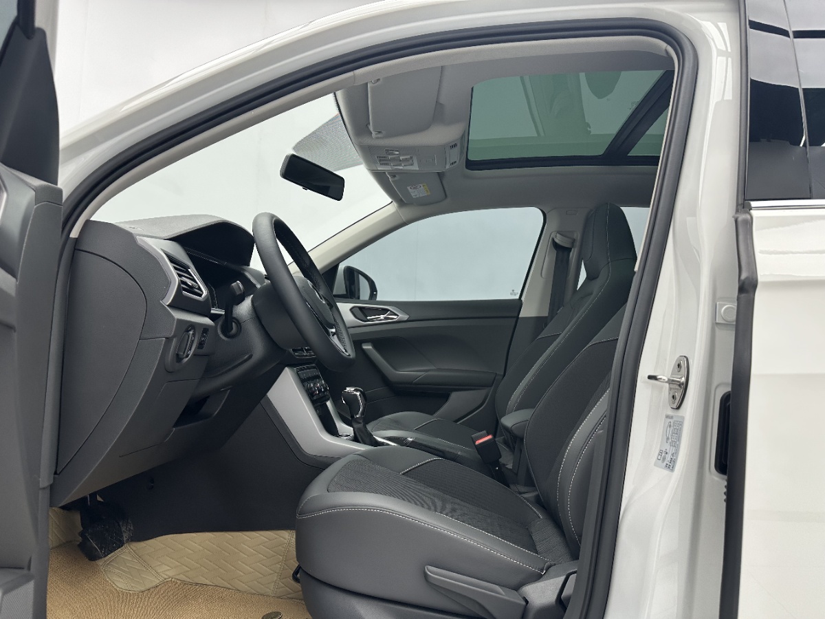 Volkswagen T-Cross 2022 car image #5