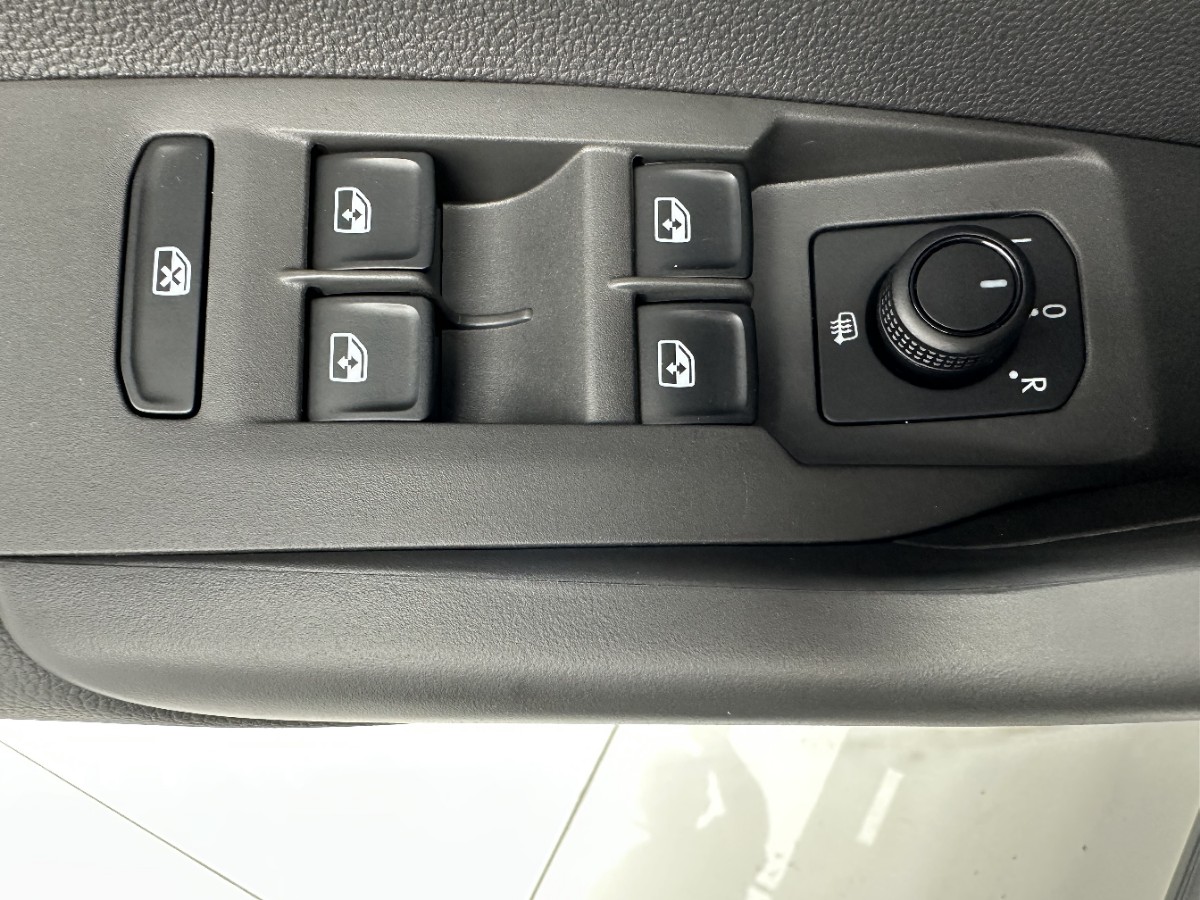 Volkswagen T-Cross 2022 car image #12
