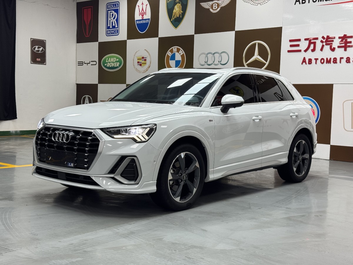Audi Q3 2022 Audi Q3 2022 car image