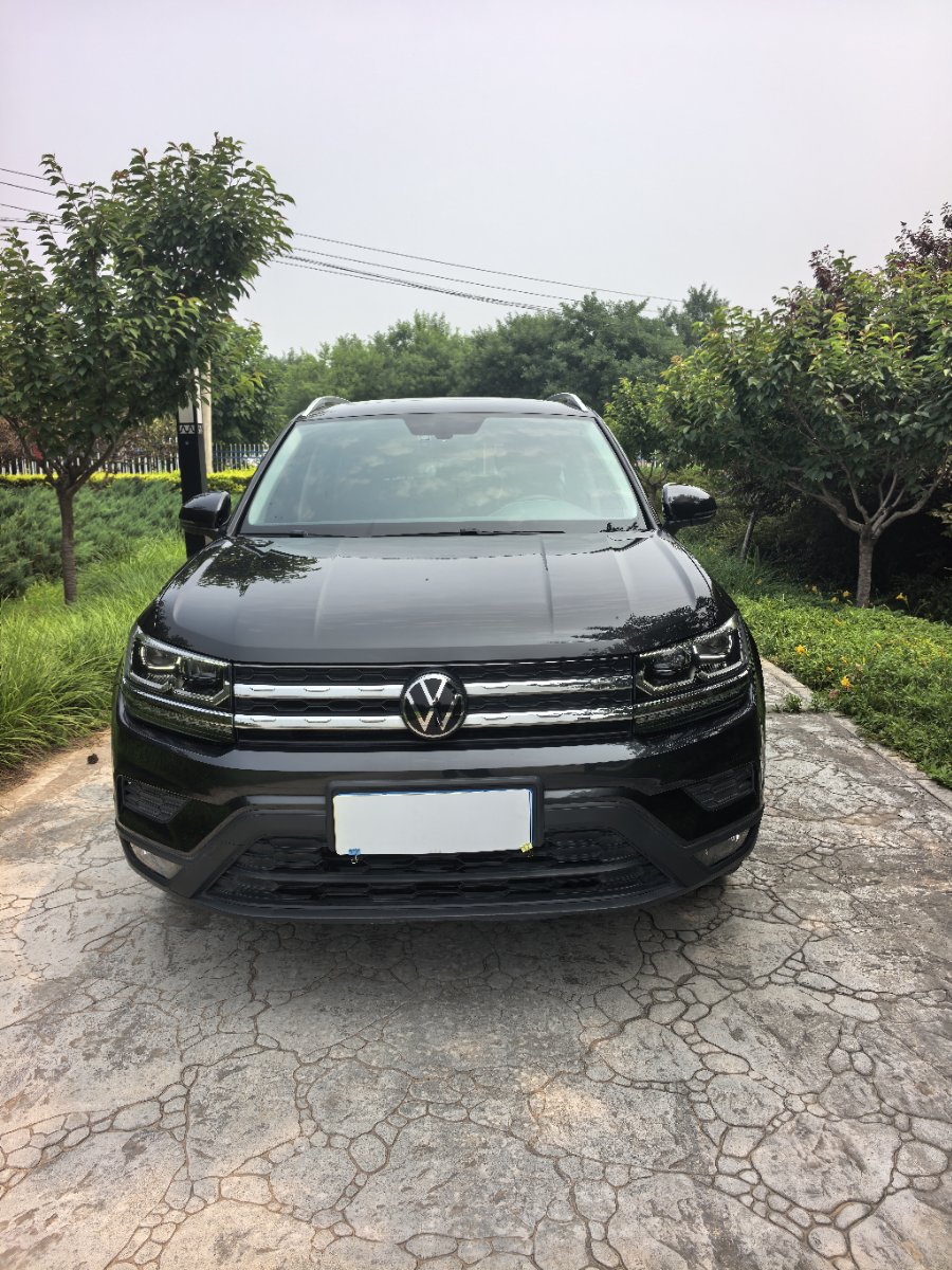 Volkswagen Tharu 2021 car image #2