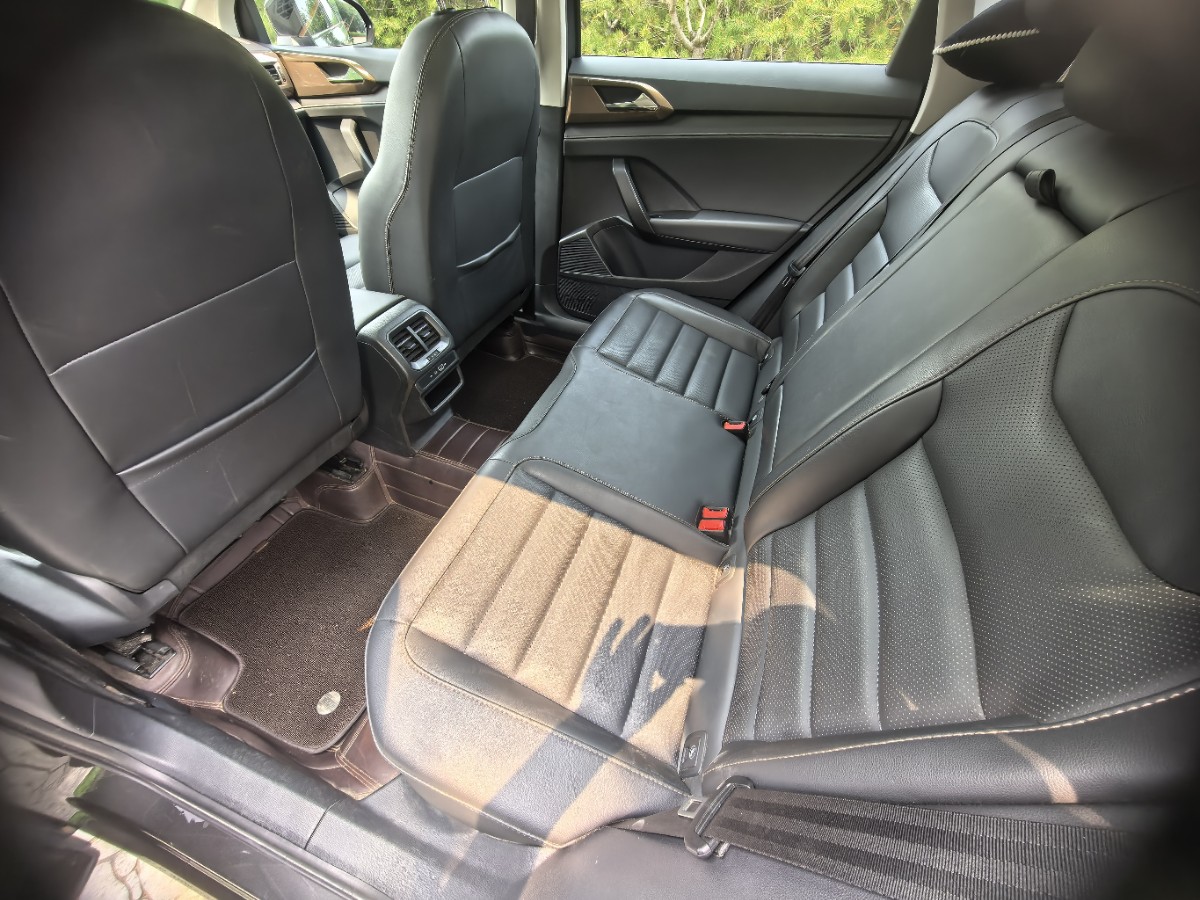 Volkswagen Tharu 2021 car image #8