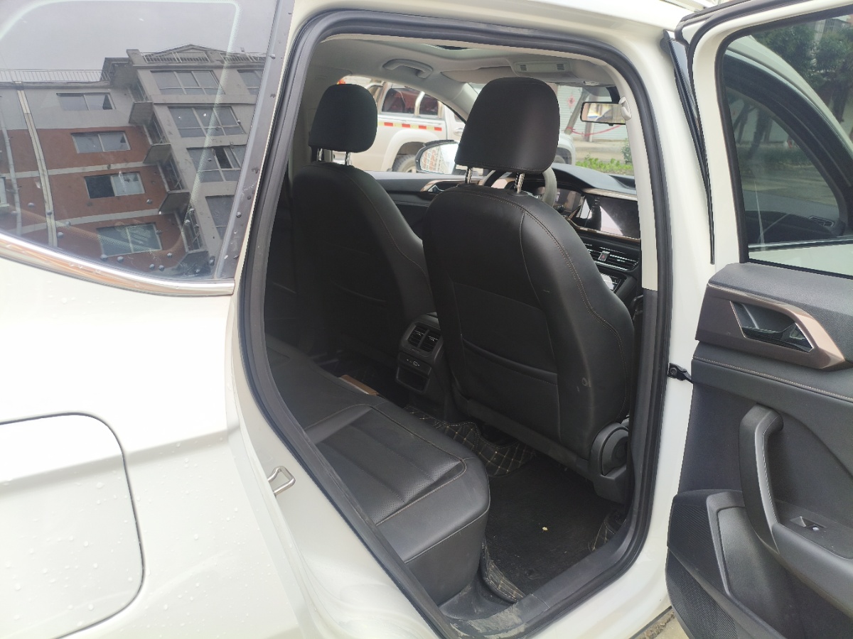 Volkswagen Tharu 2023 #4 Volkswagen Tharu 2023 car image #4