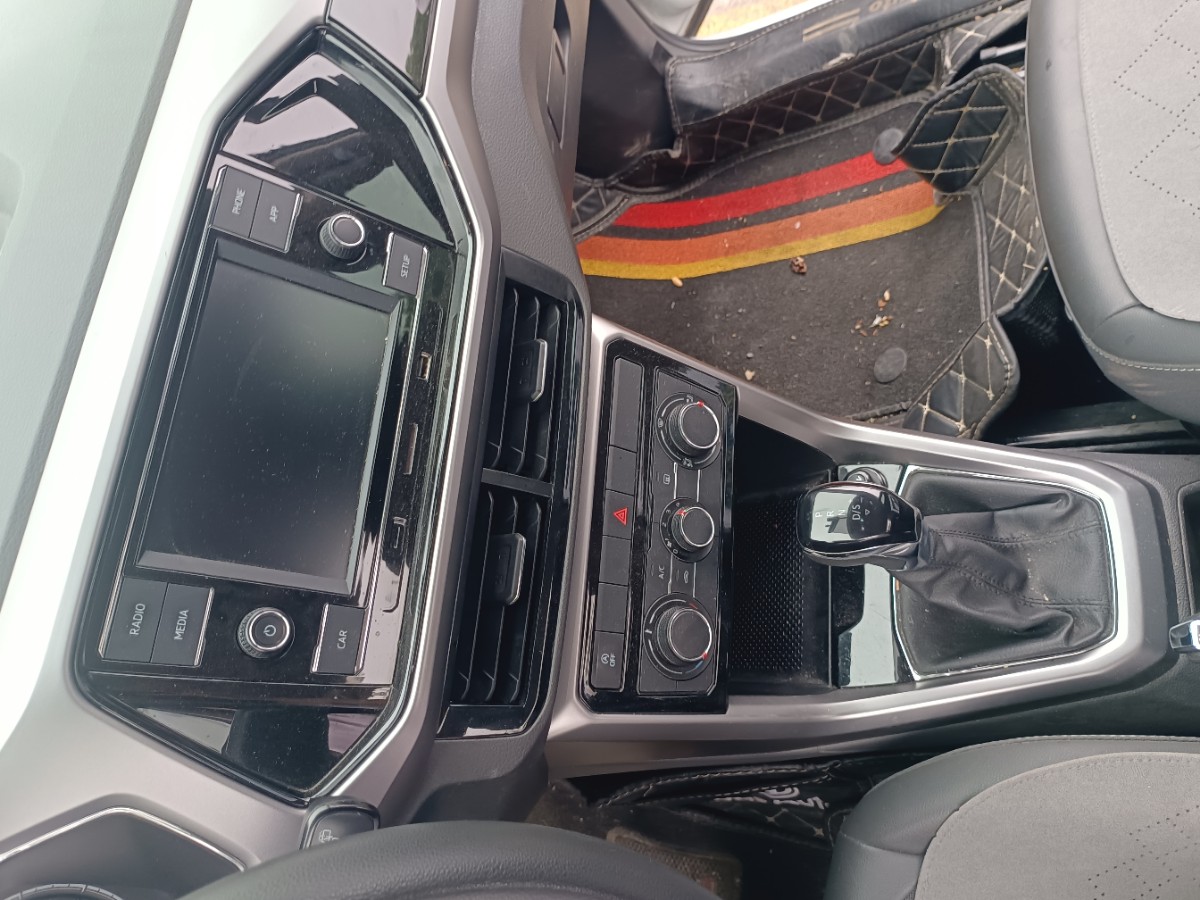 Volkswagen T-Cross 2020 #2 Volkswagen T-Cross 2020 immagine di auto #2