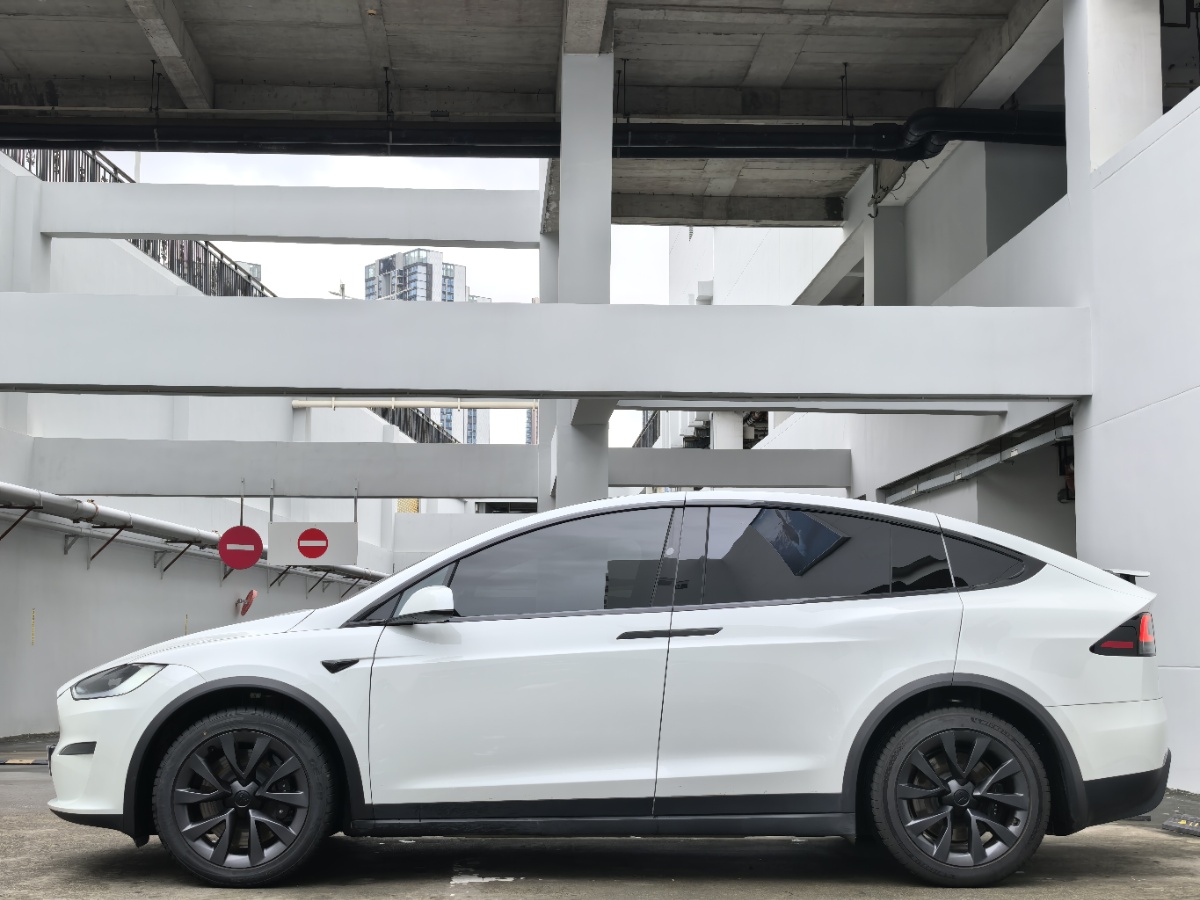 Tesla Model X 2024 #4 Tesla Model X 2024 car image #4