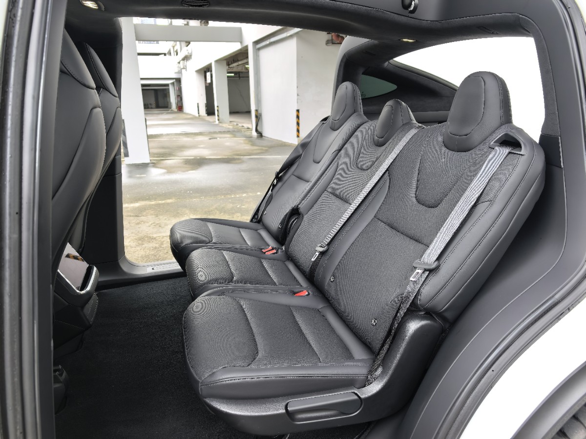 Tesla Model X 2024 #7 Tesla Model X 2024 car image #7