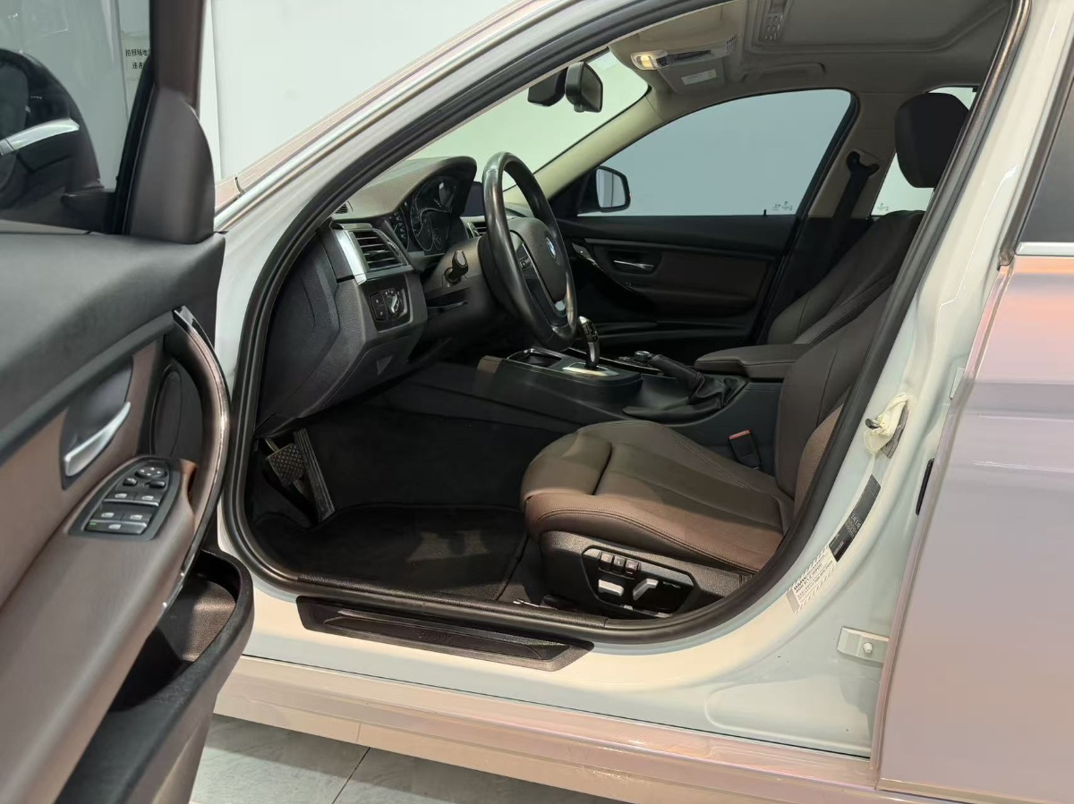 BMW 3 Series 2017 car image #4