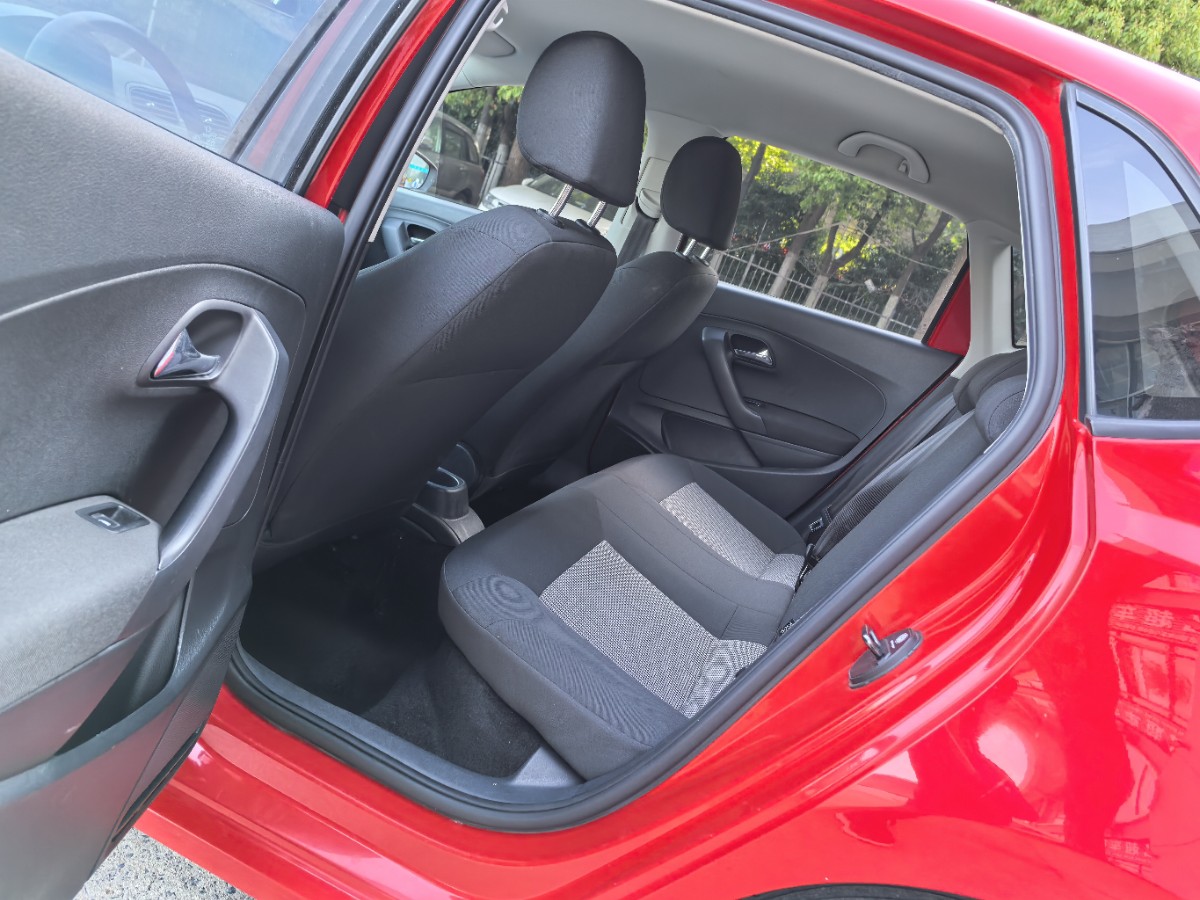 Volkswagen Polo 2016 car image #6