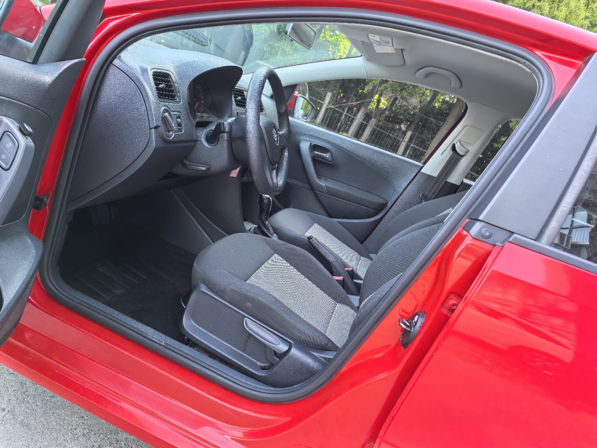 Volkswagen Polo 2016 car image #4