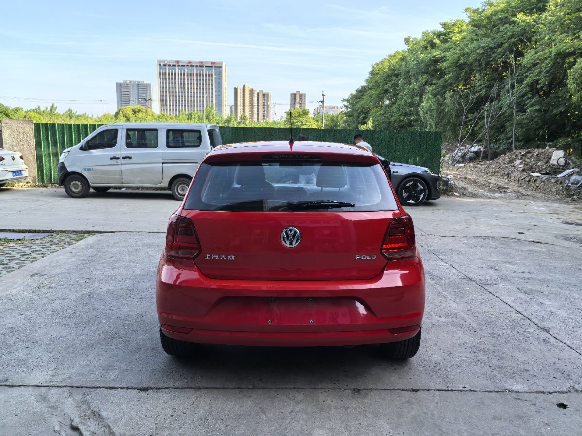 Volkswagen Polo 2016 car image #8