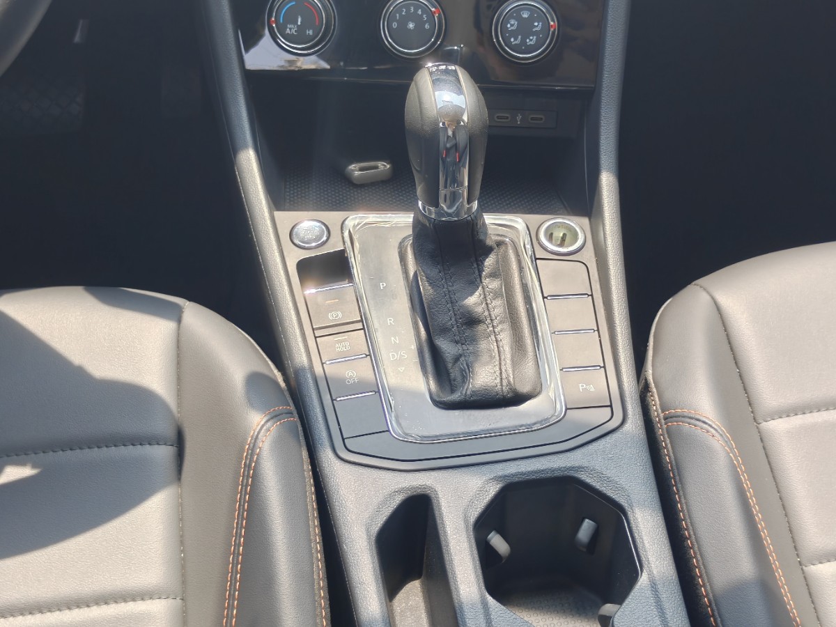 Volkswagen Bora 2023 car image #15