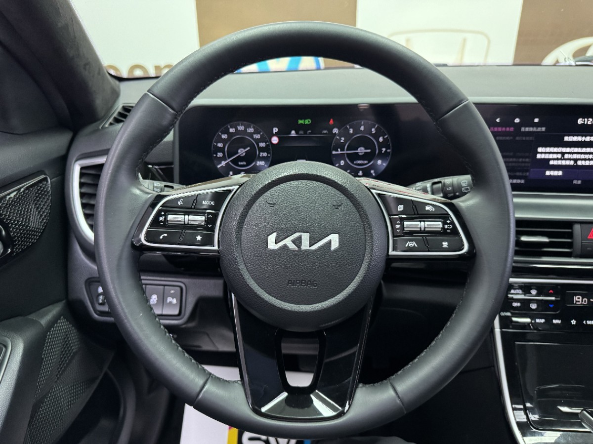 Kia Seltos 2023 car image #8