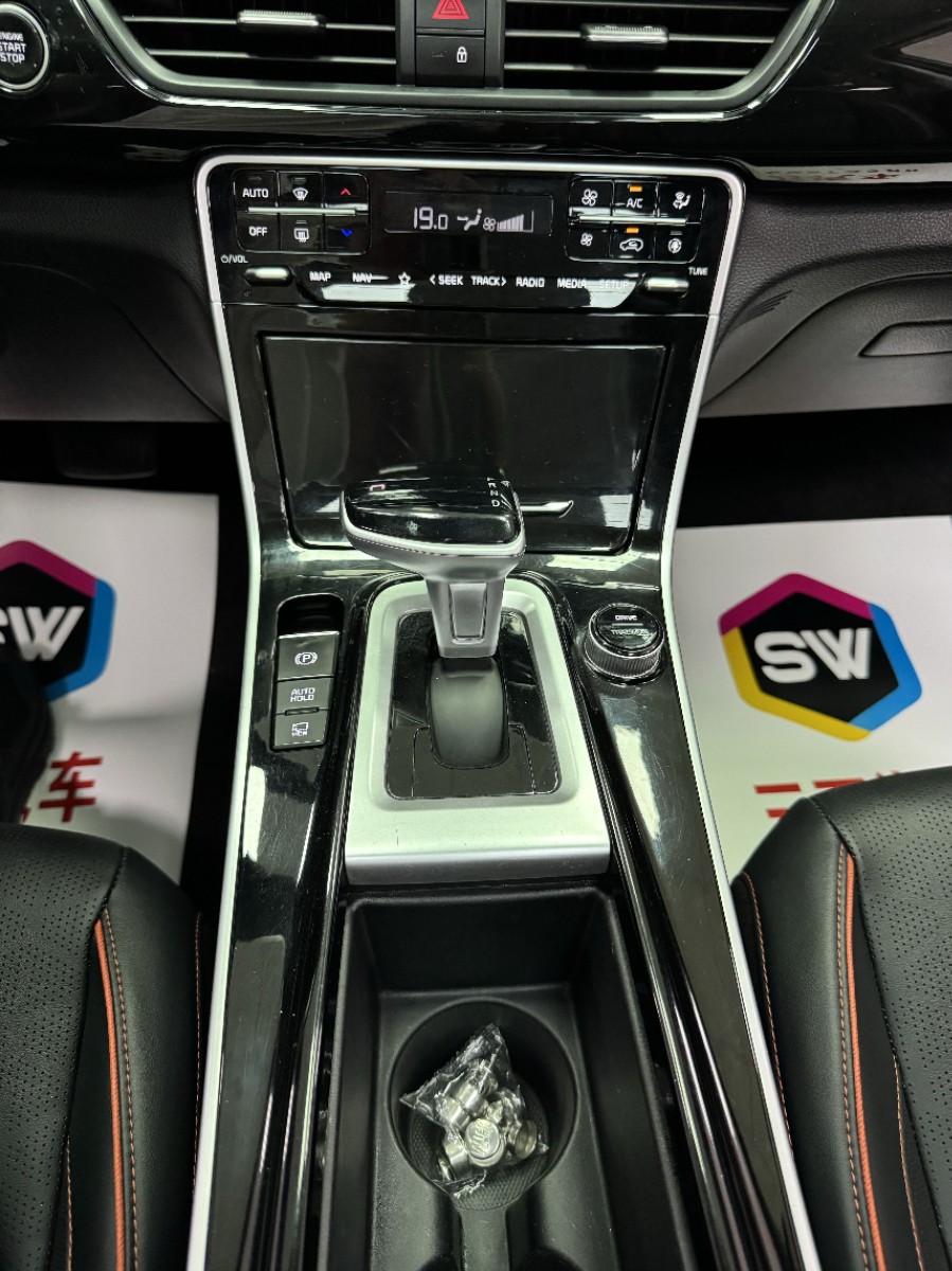 Kia Seltos 2023 car image #14