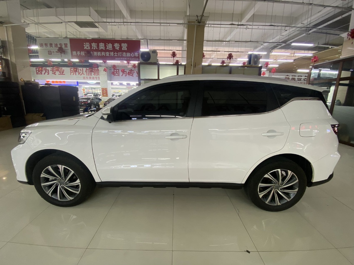 GEELY Vision X6 2023 car image #4
