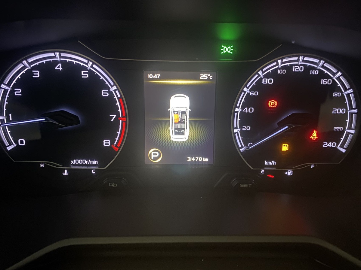 GEELY Vision X6 2023 car image #15