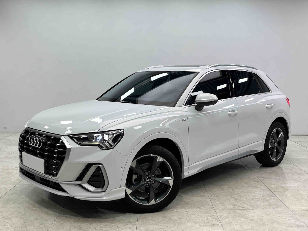Audi Q3 2022 car image 