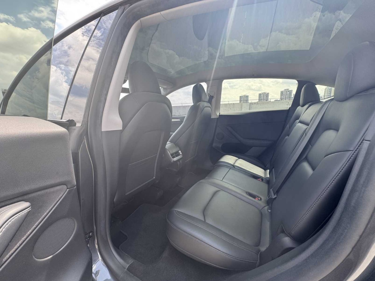 Tesla Model Y 2022 car image #8