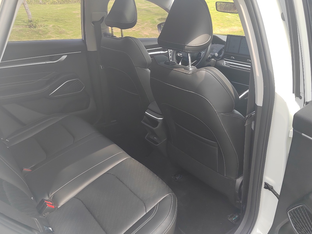 GEELY Emgrand 2023 car image #12