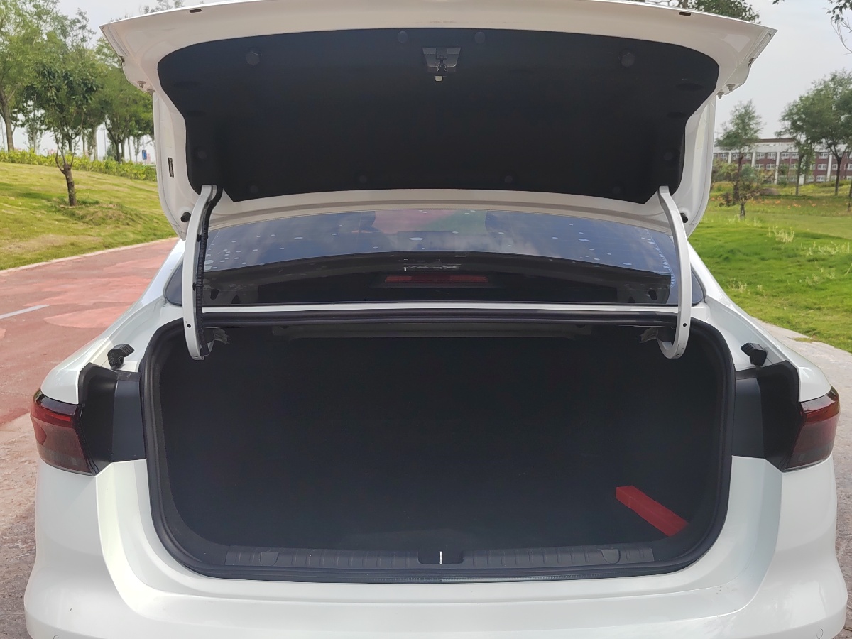 GEELY Emgrand 2023 car image #11