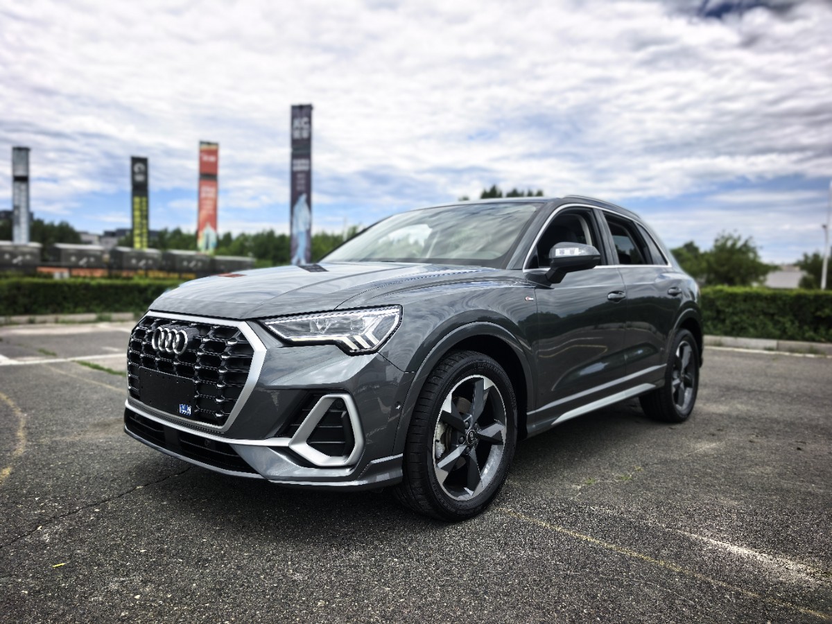 Audi Q3 2022 car image 