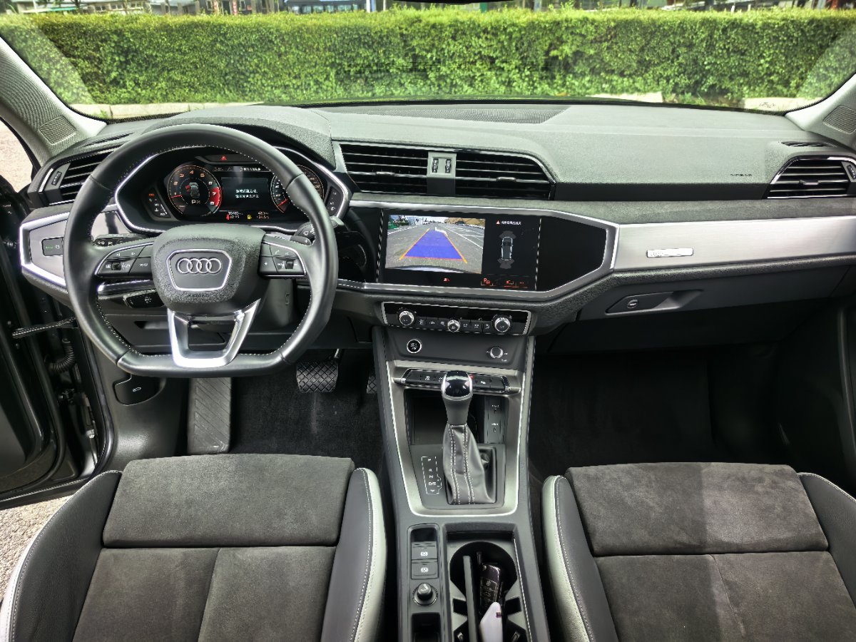 Audi Q3 2022 car image #15